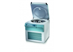 Центрифуги медицинские, лабораторные Медицинская центрифуга ROTO SILENTA 630 RS расположена на полу без ротора, рефрижераторная